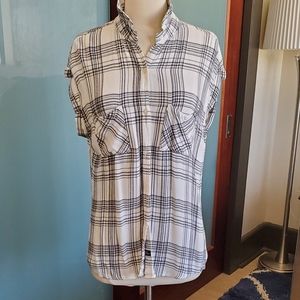 Rails Black & White Short Sleeve Button Down. Small